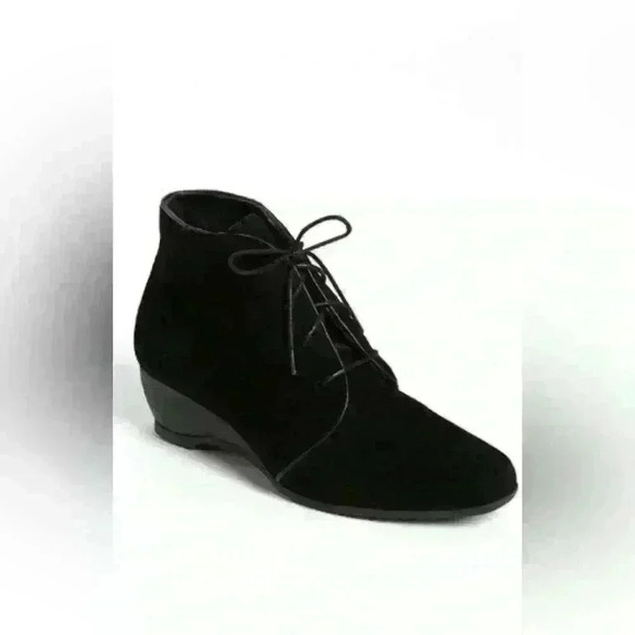 NIB Munro Kara Black Suede Water Resistant Lace Up Comfort Size 7 1/2 - Picture 1 of 7